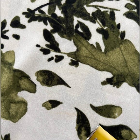 BABATON Floral Print Women's Top - Green and White - Picture 8 of 8